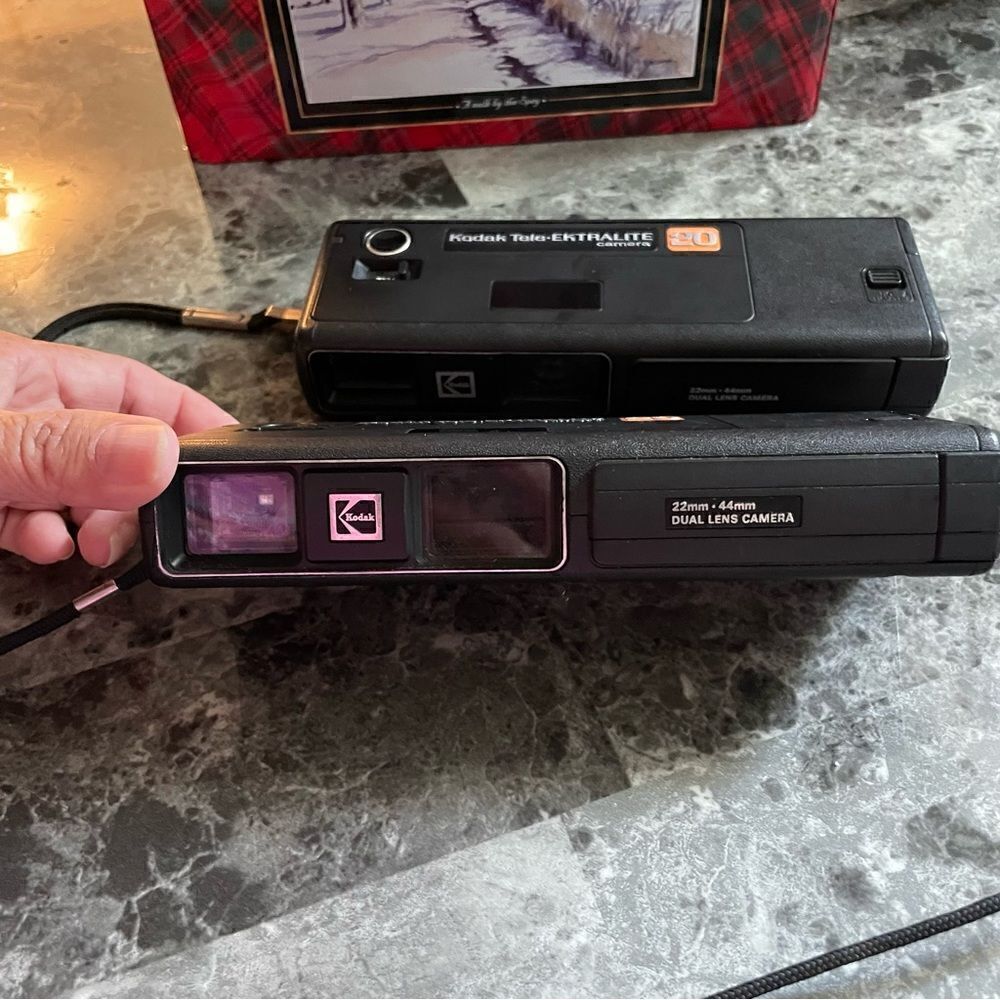 KODAK SET OF 2 CAMERAS